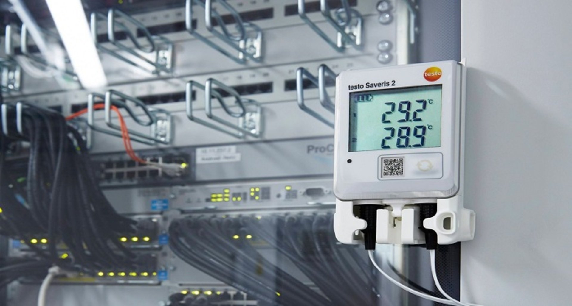 How to Monitor Server Room Temperature and Environmental Conditions - gizmo